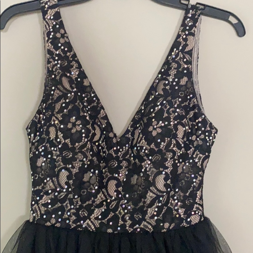 Backless Tulle Dress - Picture 3 of 4